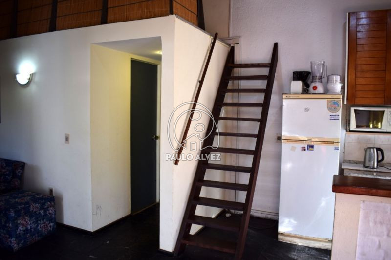 Escalera a altillo