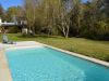 Piscina y parque al frente