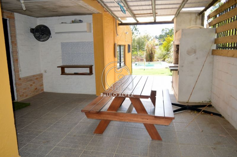 Parrillero con pérgola