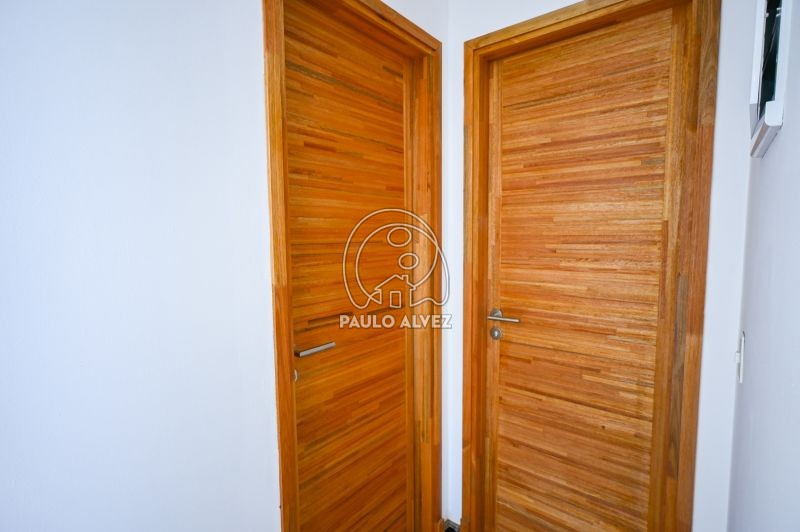 Acceso a dormitorios 
