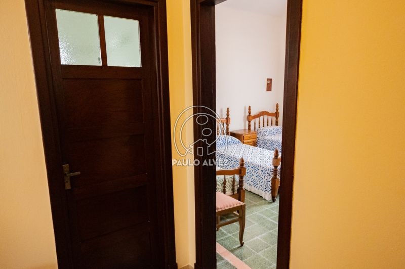 Acceso a dormitorio 