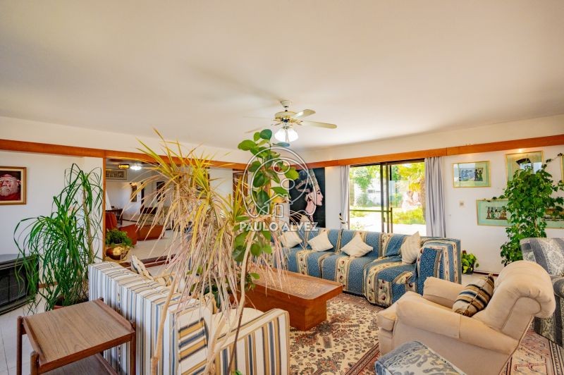 Living que conecta con comedor