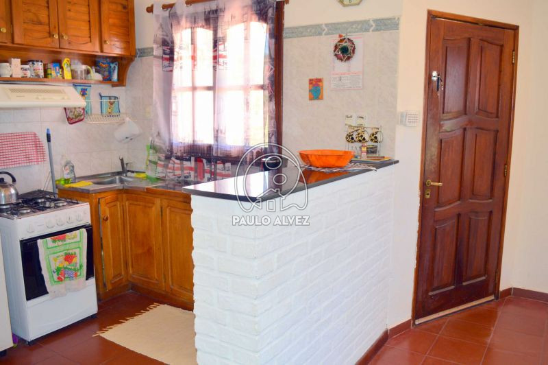 Cocina definida por barra 