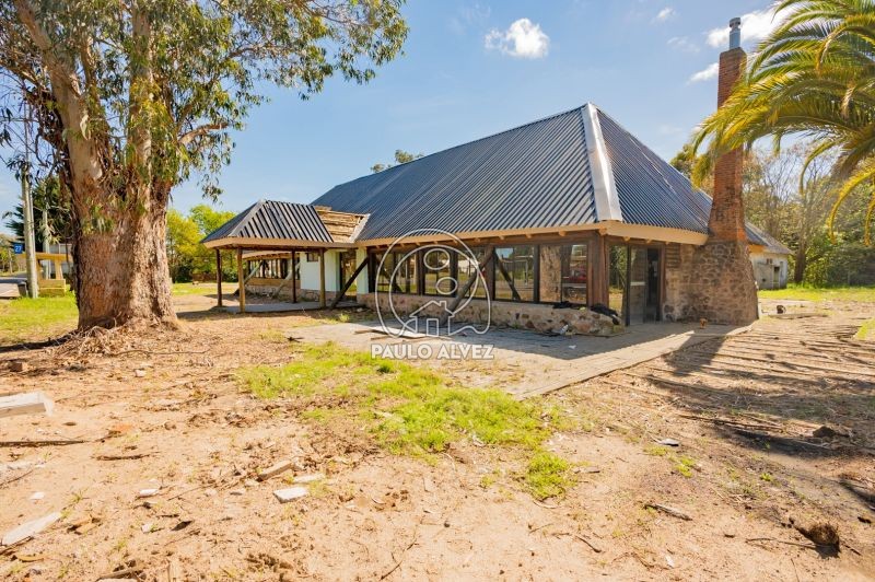 Predio de 2196 m²